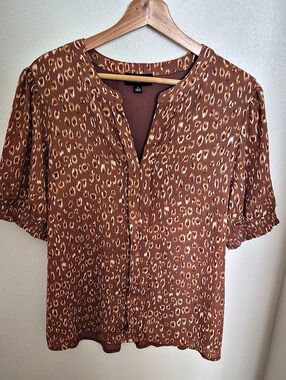 Fortune + Ivy Animal Print Blouse in Brown Size Large